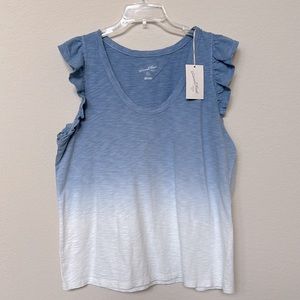 New with tags Universal Threads womens top in gradient blue to white. Size XL